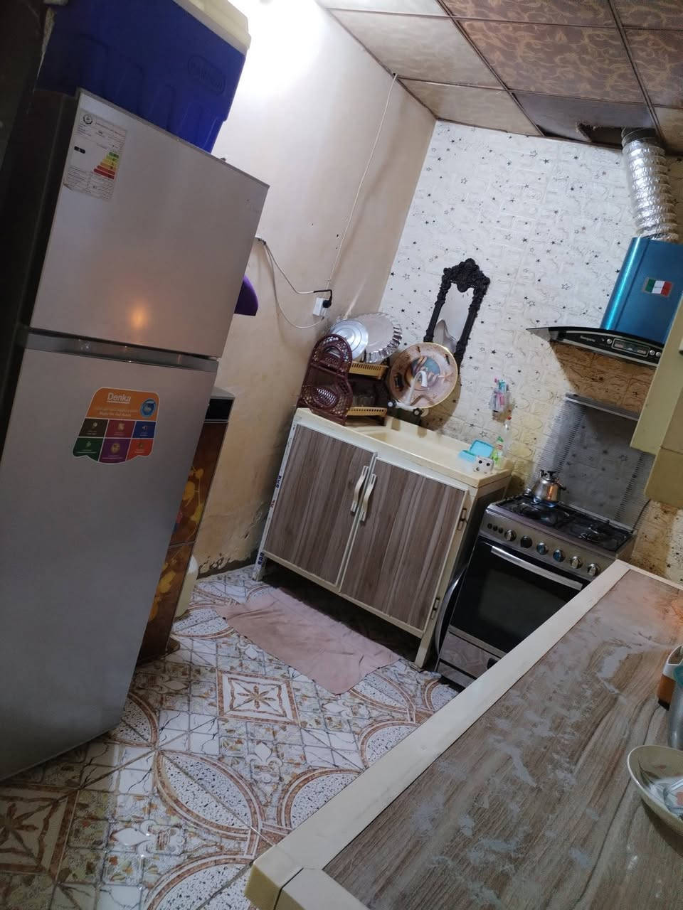 بيت تجاوز  للبيع العنوان القبله شارع المدارس يتكون من غرفه وصاله ومطبخ وصحيات وترك وطارمه صغيره
السعر خمس ٥ ملايين وبي مجال للشراي سقف مضبوط دبل سقف بليت وفوكه سندويج وسقف ثانوي للتواصل على الرقم ***********
