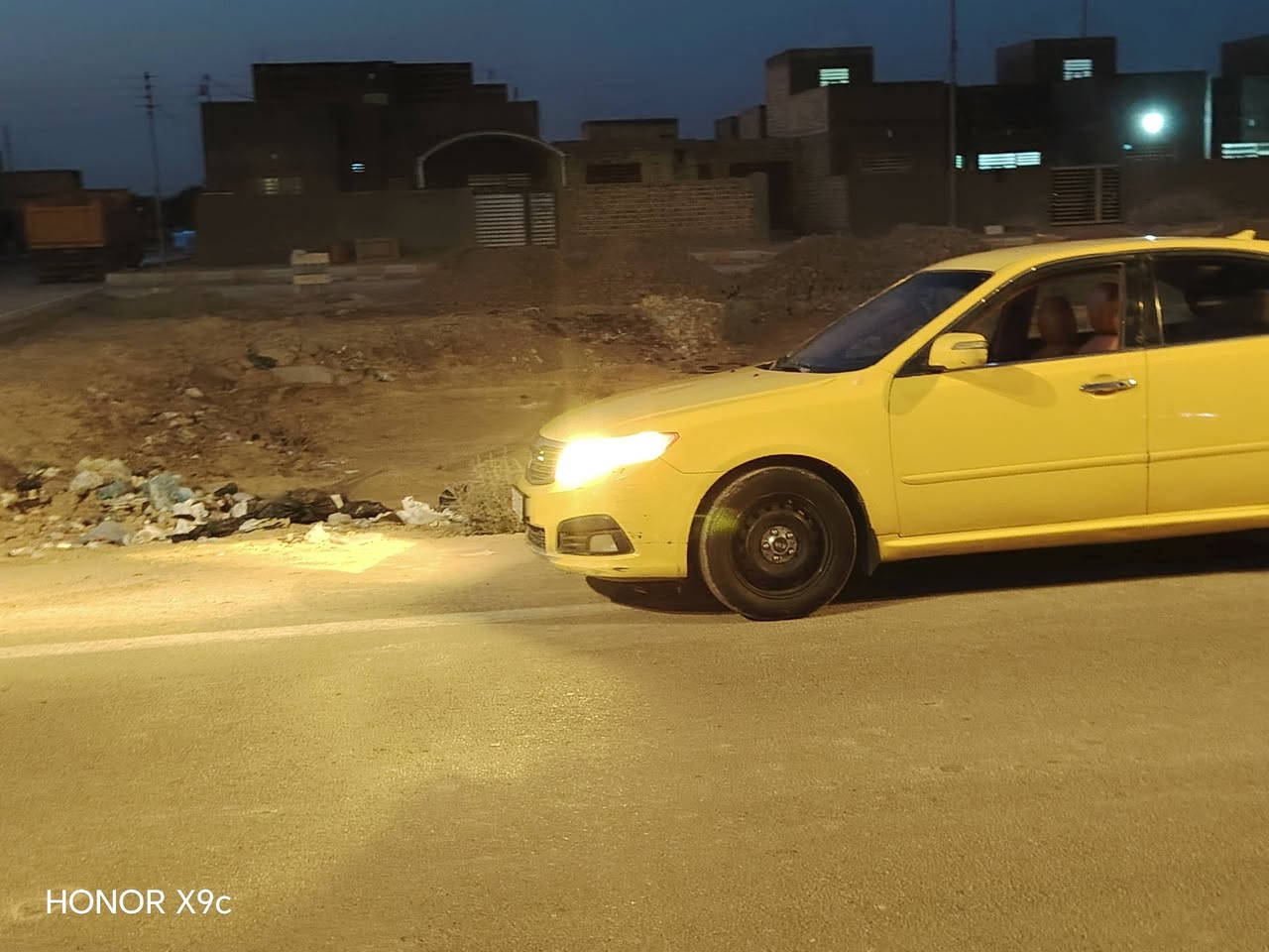 اوبتما 2010 امريكي
محرك 2700 رقم انكليزي صلاح الدين 
المكان ذي قار قضاء النصر 
راعيها موجود يمي 
كهربائيات كلها شغاله كير محرك تبريد شغال 
تواصل عله رقم ***********

نص مكتوب في الصور:
- HONOR X9c