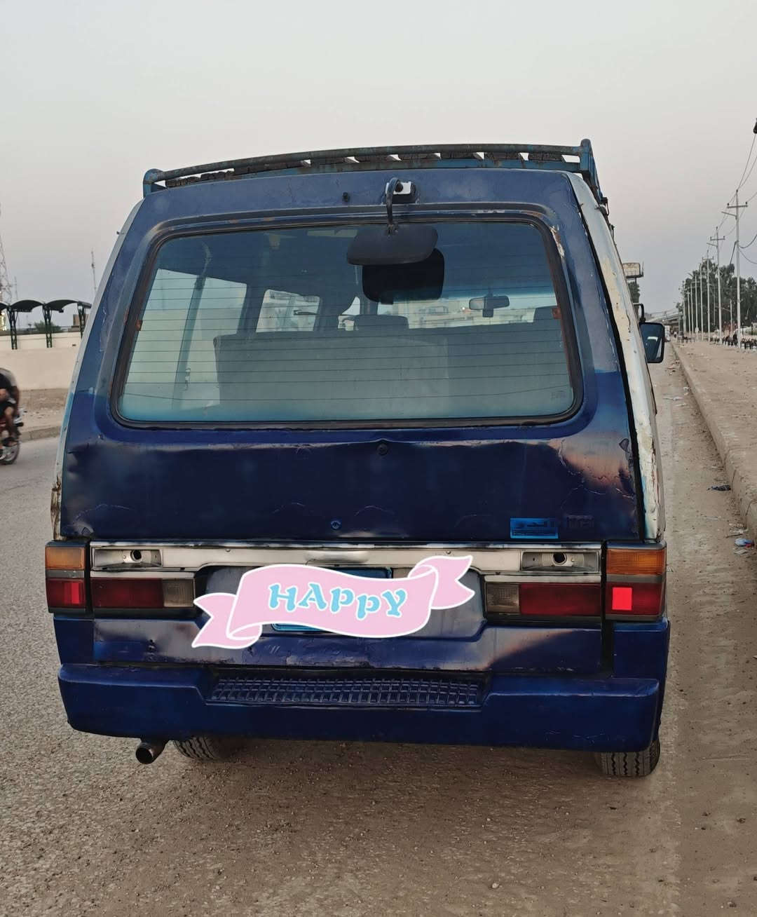 السلام عليكم
كيا بستا موديل 92 رقم  بغداد حمل بأسمي تحويل مباشر سنويه 28 شواصي ع وضع الشركة كهربائيات كلها شغاله محرك بي تنقيص كل تبديله دهن تنقص ربع لتر گير واكسل مكفولات تخم تاير جديد السعر 27 وبيها مجال قليل 
***********

نص مكتوب في الصور:
- HAPPY