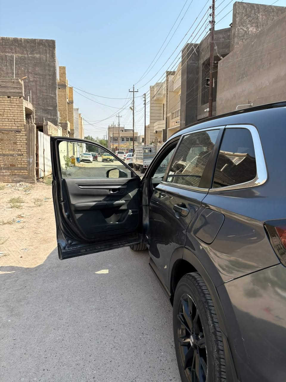 هوندا سي ار في 2024 هايبرد رقم بغداد
وارد امريكي ماشي 28الف 

حادث السيارة باب السائق والجاملغ الامامي مبدلات اصلي وكالة نفس اللون 
وشوي بارد بلباب الخلفي والجاملغ
  
      السيارة فول مواصفات للاخير 
         
             مكاني بغداد    ( ( *********** ))

