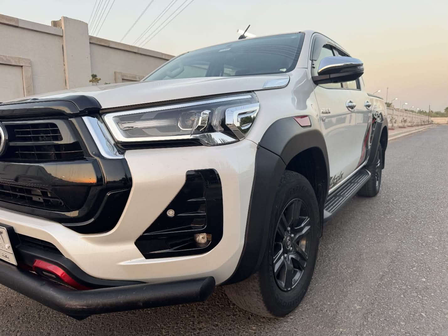 تويوتا هايلوكس 2024 SAR SAS 4x4
السيارة مرقم بغداد ب اسمي
ضمان شركة ساز  100 الف او 3 سنوات
السيارة ماشية 50 الف كيلو
تشغيل بصمة
تبريد بالمقاعد
محرك V6 سلندر 4000 
حساسات امامي و خلفي
كامرة خلفية 
قطعتين تبريد
شاحن لاسلكي 
السعر 4 شدات بيها مجال
مكاني بغداد الحرية الاولى 
***********
