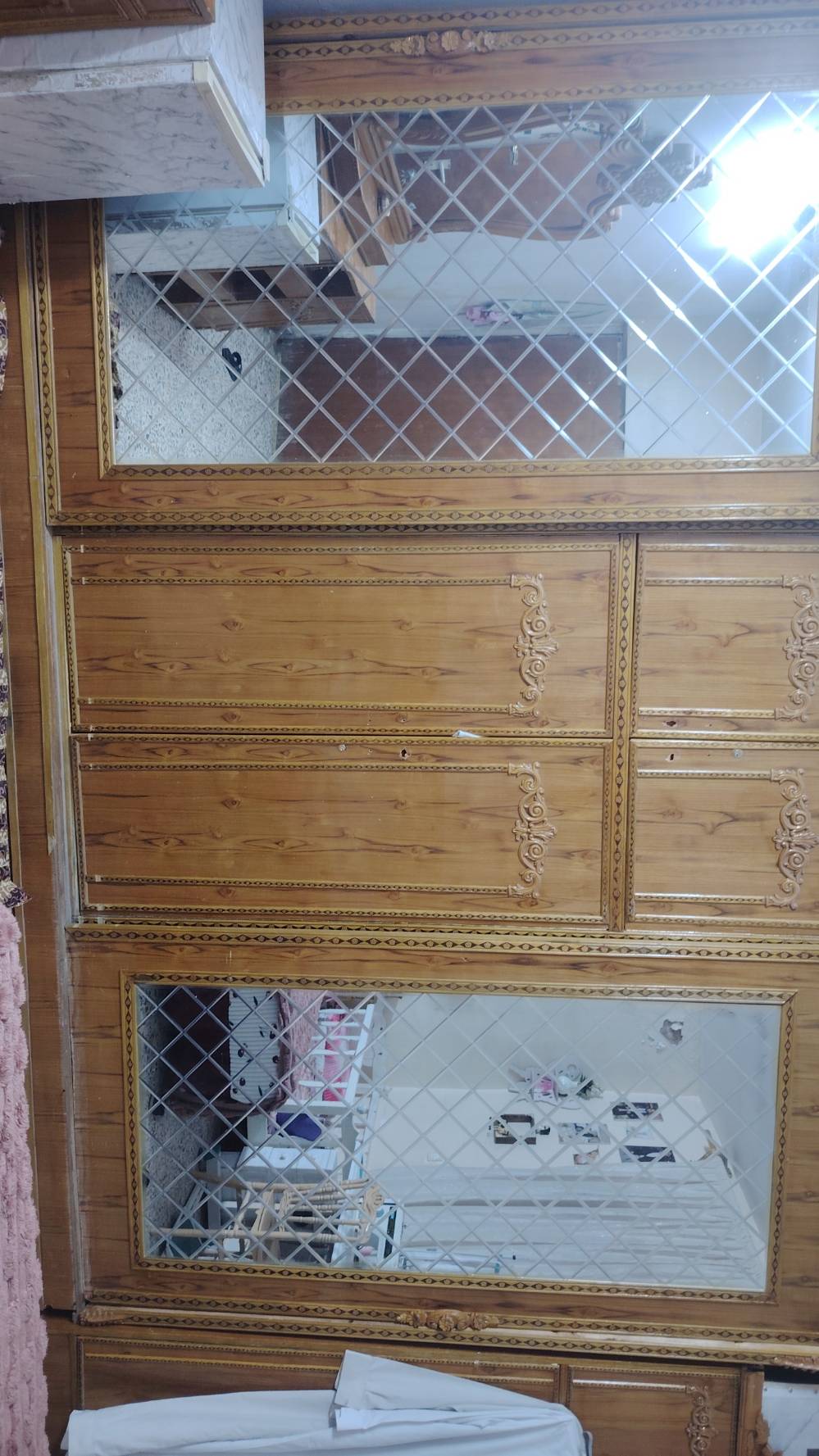 غرفة نوم • مستعملة سنة • عيب بسيط