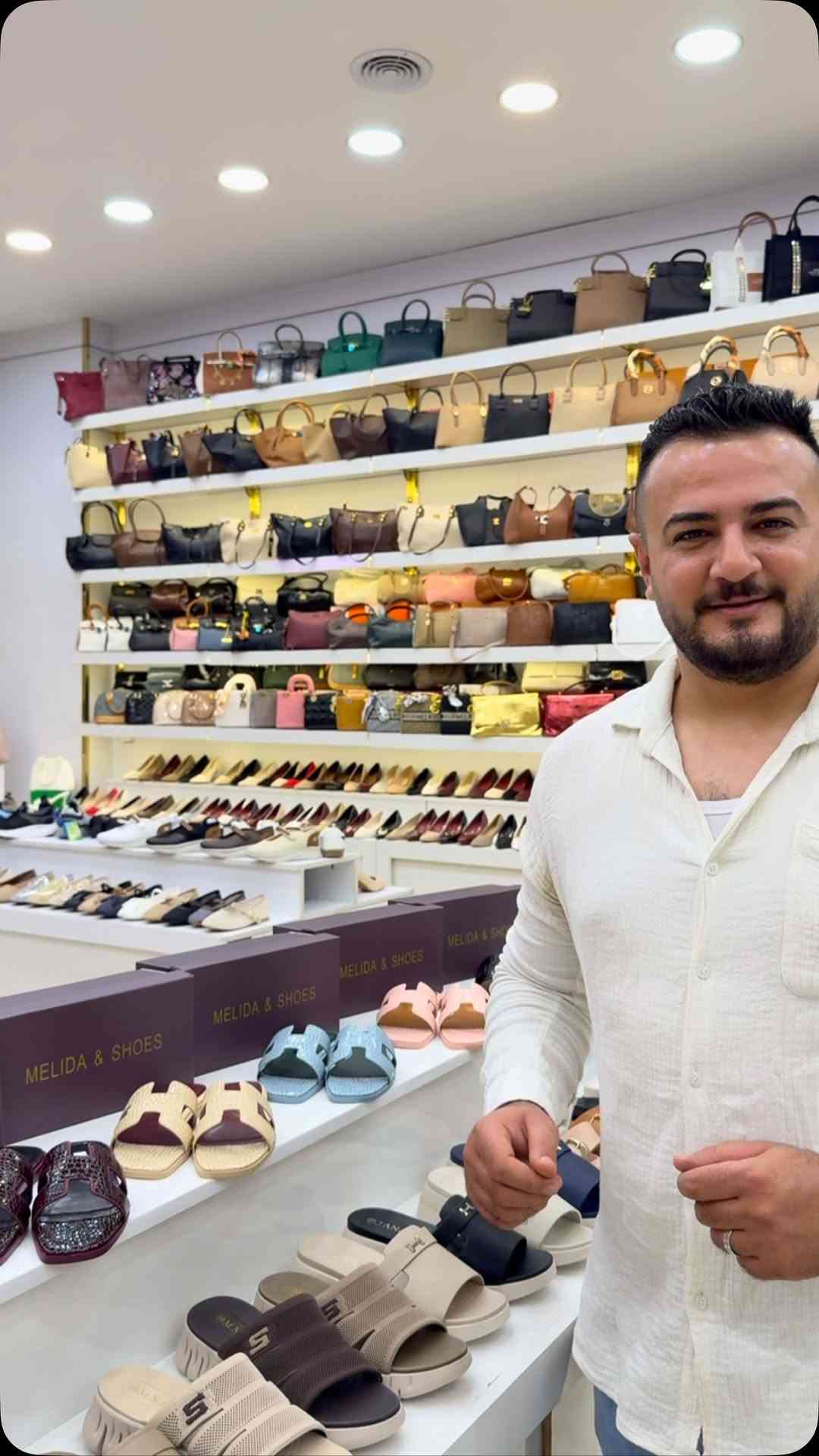 الأفضل في مجال الأحذية والحقائب النسائية ✨
سليبر 💛
تشكيلة جديدة ومميزة  وبأسعار تنافسية!
للطلب والاستفسار مراسلة الصفحة أو واتساب: ***********
📍 تفضلوا بزيارتنا:
مول القاهرة - الطابق الثاني
مول الجادرية - الطابق الأول
🚚 تتوفر خدمة توصيل سريعة لكافة المحافظات بـ 5 آلاف فقط

