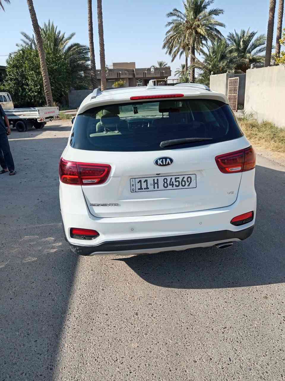 كيه سورنته موديل ٢٠ واحد عل واحد رقم بغداد بيه جاملغ مصبوغ موجود بالسونار السعر ٢٣٥ وبه مجال مكان السياره الأنبار كرمه *********** و ***********
