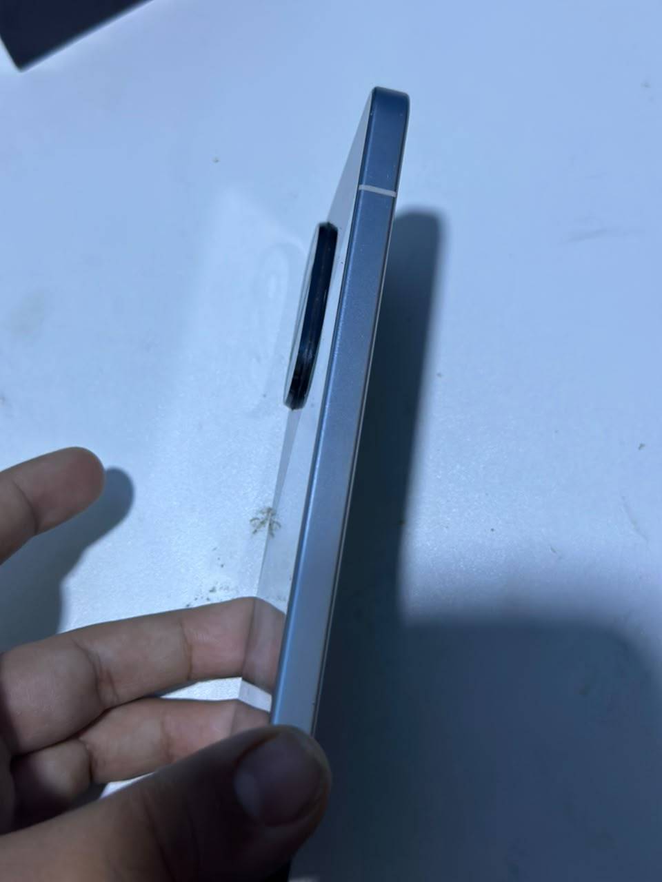 بوكو اف 7 • ذاكرة ٥١٢ • بطارية ٩٦