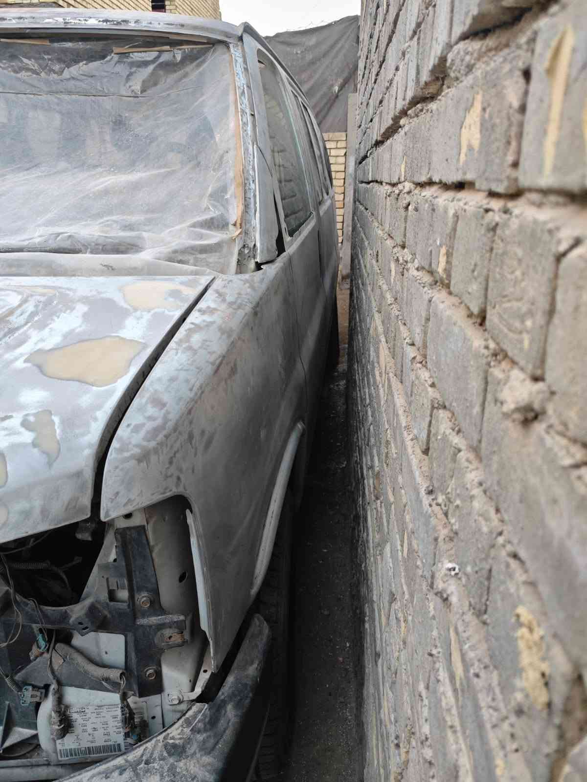 سلام عليكم
شوفرليت اكسبرس 2008 11راكب للبيع باسمي رقم دولي 
تفاصيل السيارة 
حاليا تحت التعمير بس عدي ضرف ومحتاج ابيعه 
السيارة نقصه بس الصبغ وكشنات خلفية وجام 
مواد الصبغ كله عدي واصليه 
السيارة معمر درجة اولة كير محرك اكسل كله جديد
تفرعات المحرك والراديتر كله مبدل لك جديد مراوح كهرباء يوكن
منضومة تبريد كله جديدة دبل راديتر مال يوكن
صدر دبلات بريك كله جديد
قواعد فيوزات وضفيرة وعقول كله جدد ومفتوحة فصلته ترايك 200رايح جاي للبصرة
تخم تاير جديد دشبول وشاشة وكامرة جدد
عبوة فيول بم جديد وكالة 
وعدي اله شباك وسكنات ومري جدد لك وهواي قطع غيار كله انطي وي السيارة
والسعر 50ورقة قفل
مكاني بغداد
***********ابو زهراء
