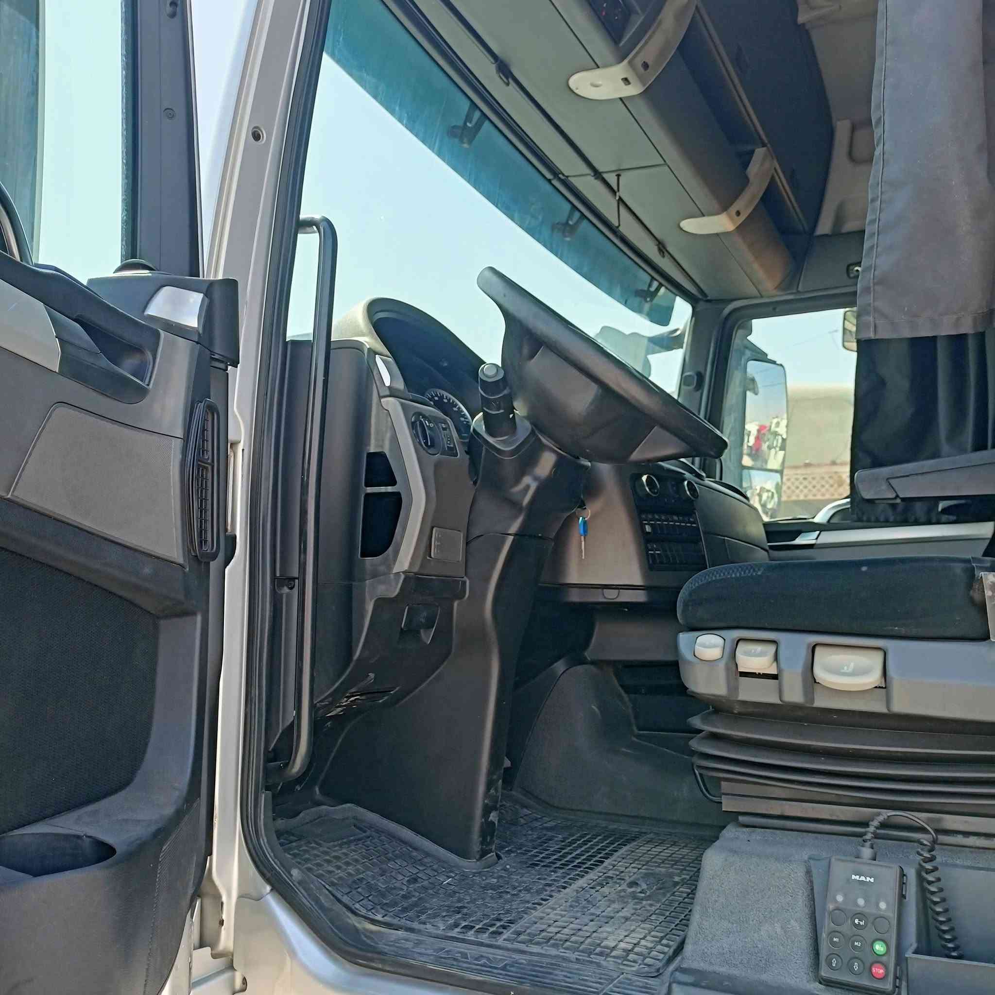 مان بريفان حجم 480 فول مواصفات كير مان رتايدر كامره حساس سبايدر هورن كفاله عامه من الصبغ ولشاصي كير محرك شرط رقم كاتي 
موديل 2017
سعر 230$
عنوان كركوك طريق المطار مقابل جسر حزيران 
معرض المتوكل 
***********
***********
***********
