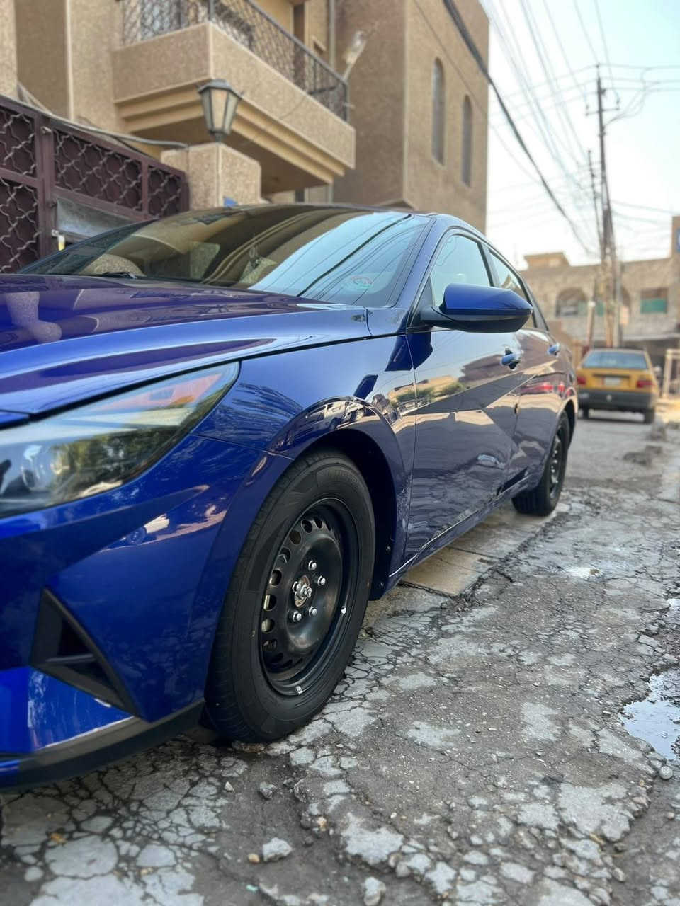 السلام عليكم النترا 2023 ماشيه 70مرقمه بغداد بأسمي الرقم الجديد السياره كامله من كل شي من صدر امامي وخلفي اربع تايرات جديده علئ أيدي تبريد ثلج والصور الحادث مرفق بالمنشور لاتصال *********** مكان الأمين الثانيه السعر 145وبيه مجال
