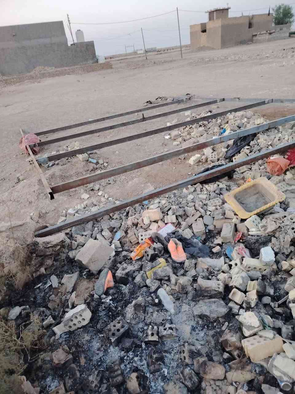 للبيع سندويج عشر قطع خمسة طول سته وخمسه طول ١٢
متر  وياهن شخاطات للبيع رقمي ***********
