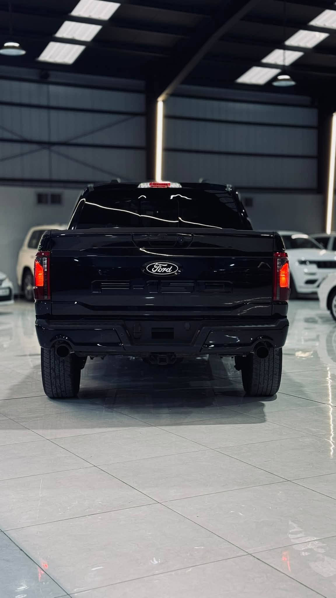 دەعمی خەفیف 👌🔥
.
Ford f150 XLT 2024 
.
سەیارەکە ٣٤ هەزار کم رۆشتووە .
.
مەکینە ٢.٧ ی تۆربۆ ی مەڕغوب 
.
دەبڵ ئەکسڵ .
.
پانۆراما .
.
٥ کامیرە 
.
کوشنی جلد و کارەبا و هیتەر
.
شاشە گەورە 
.
گێر لە عەرز 
.
رادار 
.
زۆر مواسەفاتی تر 
.
رەسمی دەعمی دانراوە جاملغی پێشەوە دوو بستی بۆیاخە.و جاملغی دواش دو بستێکی بۆیاخە 
، رەقەم شانسی:
1FTEW3LP4RFB52470
.
سەیارەکە کاتی و سێمانگی لەگەڵە بۆ سعریش ئەتوانن پەیوەندی بکەن :
*********** 

.
.
