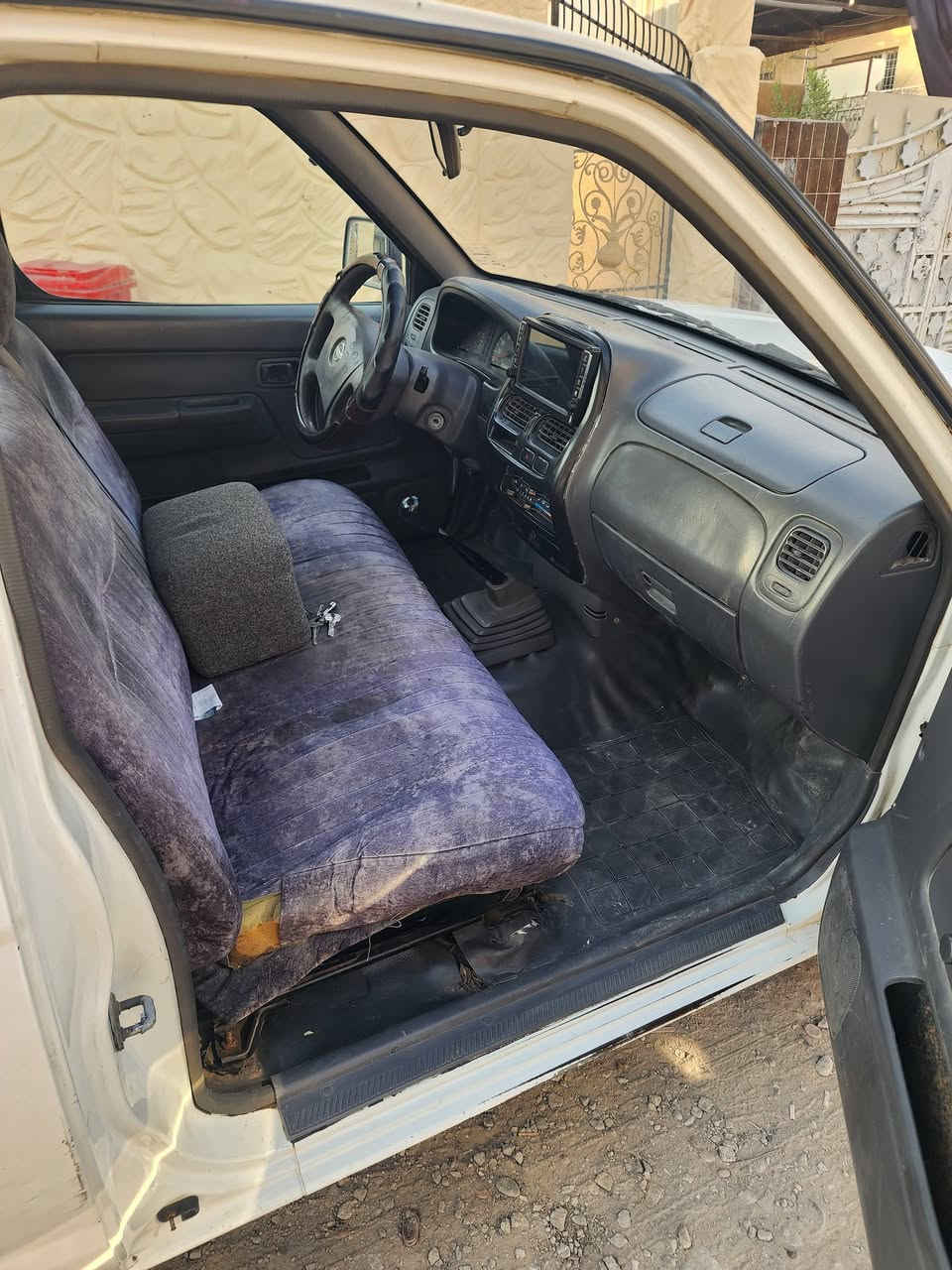 بيكم نيسان  شبوط 2002
رقم بابل شكل جديد 
كير محرك  مكفول 
تخم  تايرات جديد 
خمسة حلقة 
رقم هاتف ***********
مكان بغداد جميلة اولى
تضرب تراي من بغداد الى مصر 🇪🇬 
يم هرامات
