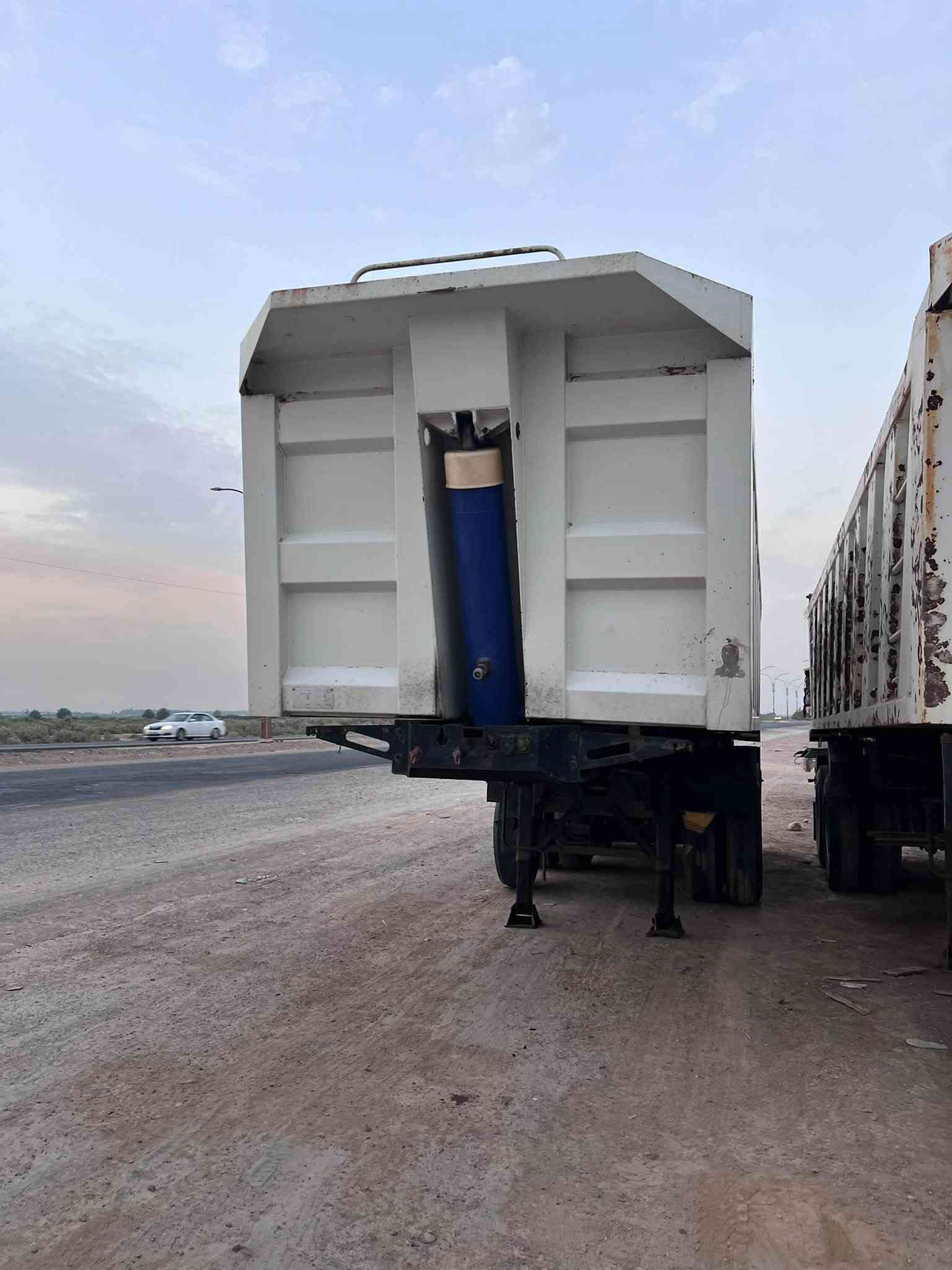 رجاءً رجاءً رجاءً وقت الاتصال من ال9 صباحاً إلى ال 9 مساء 🛑🛑🛑🛑🛑🛑
للبيع/ المكان واسط النعمانية قرب الجسر معرض الحاج علاء صچم لل استفسار /***********/***********

نص مكتوب في الصور:
- s talk about trucks. truckstore.com
