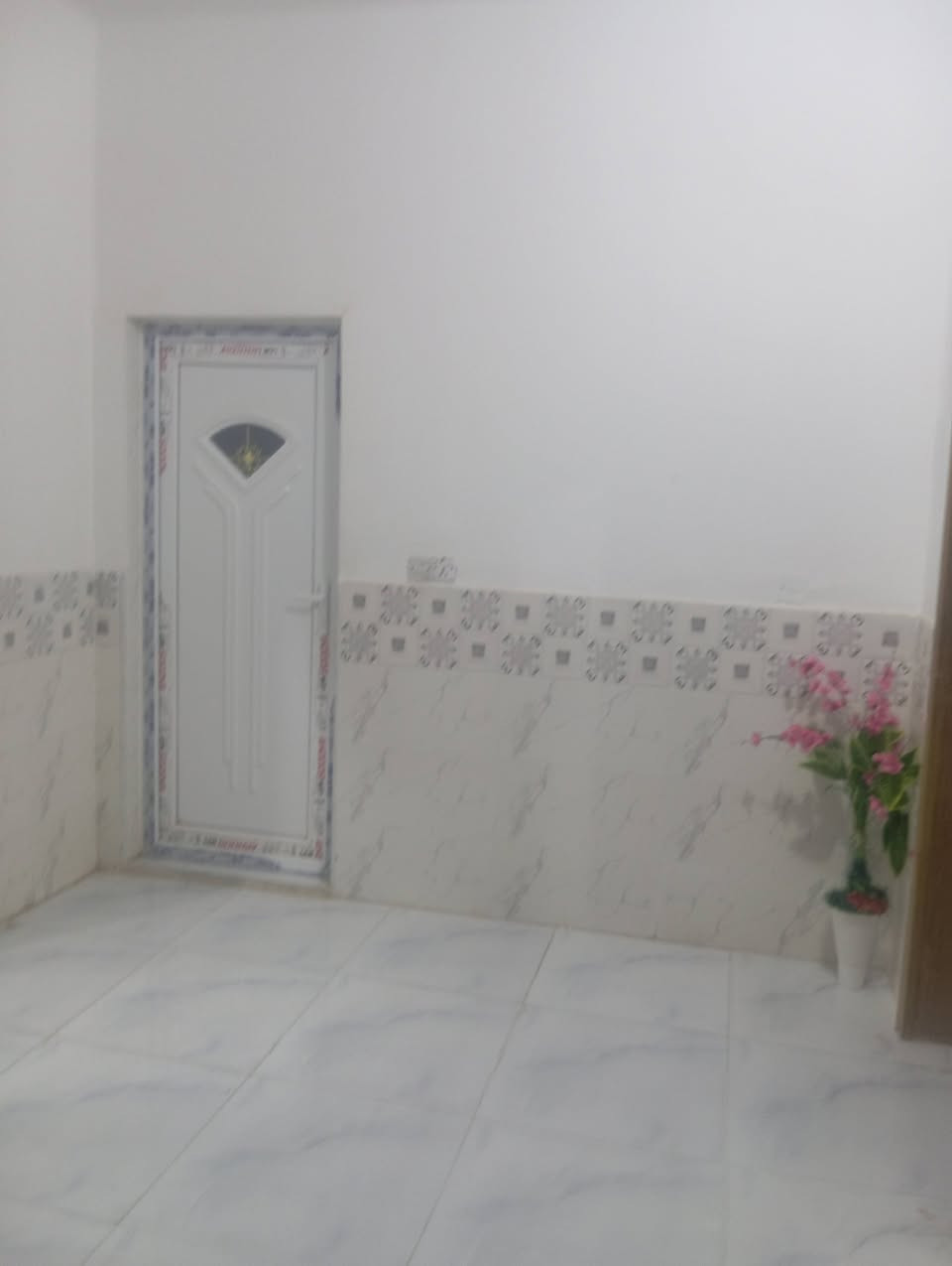 بيت للبيع طابو صرف 
مجمع بوابه المثنئ
مساحه 200متر
بيت مرتب ونضيف 
خدمات كافه تبليط 
تدفع 38 مقدمه لصاحب البيت  والباقي عليك القصاد
باقي للمصرف 116
اقصاد شهري 650
لمصرف العقاري 
وتداور البيت بسمك
اتصال ***********
