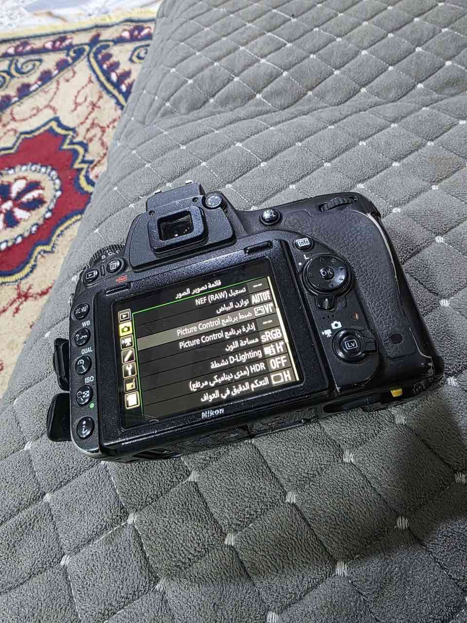 نيكون D750 • حالة جيدة • مع بطارية وشاحن