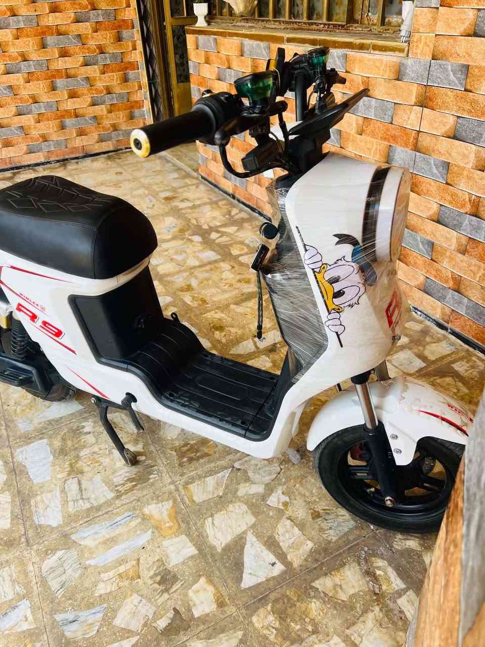 سلام عليكم للبيع دراجه شحن R9 5بطاريات كبار  
للاستفسار ***********
