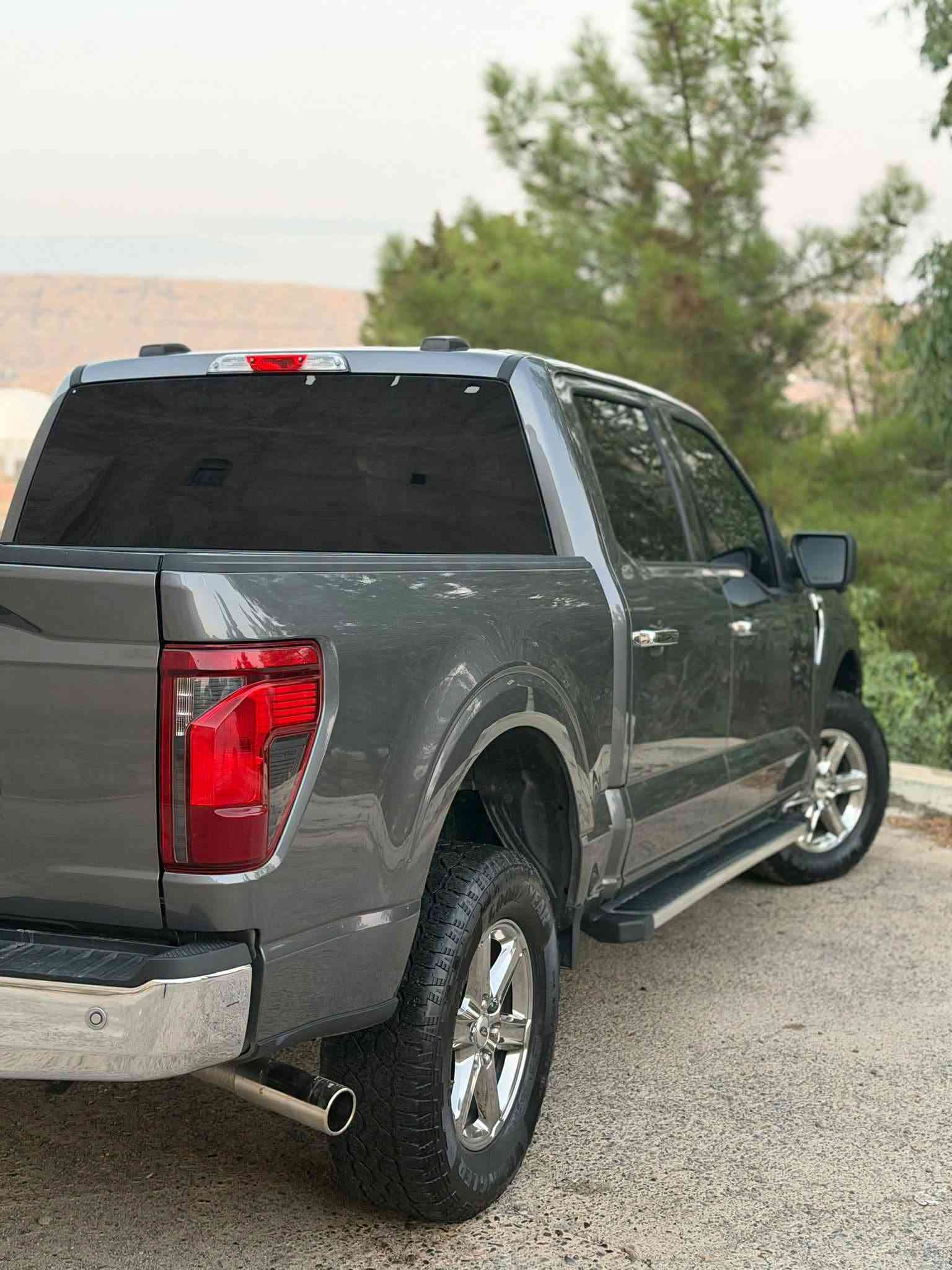 فرۆشتنی خێرا __ للبیع السریع
F-150 هایبرد 2024 XLT

كوردی - عربی

فۆرد F-150 مۆدێل 2024 - Hybrid 

🔹بزوێنەر 3.5 V6) Power Boost - توين تۆربۆ )

هێزی 455 هۆرس پاوەر . 

🔹ماوەی رۆشتوو : 30 هەزار .

مواسەفات سەیارە 

🔸 هایبرد

🔸دەرگا گەورە بۆدی کورت مەرغوب

🔸4 * 4 دبل اكسل

 🔸ئۆتۆ ستار ستۆپ.

  🔸ئۆتۆ هۆڵد.

🔸گێچ كامل ئەلیكترۆنی

🔸شاشە گەورە 12 ئینج .

🔸كوشن سەكن و سایەق كارەبایی .

🔸دژە خلیسك و قفلی ئەكسل

🔸گێر ئۆتۆماتيك 10 نمرە .

🔸5 کامێرا و 360 پلە . 

 🔸بریك بصمە

🔸 رادار 360 پلە .

🔸 خەتی جادە .

🔸6 مۆدی لێخورین . 

🔸نیزامی Apple CarPlay & Android Auto

🔸لەگەڵ  SuperCrew .

🔸لایت LED . 

🔸فوول Auto ، LED لەگەل سورانی تایەکان  .

🔸پشت و پێش حەساس . 

🔸ئاوێنە رادار و دژە فوول .

 🔸لایت و فول ئۆتۆ .

▫️زۆر مواسەفاتی

🔷بێ مەسرەف هەموو شتێک بەشەرت . 

🔷رەقەم کاتی کوردستان 3 مانگی لەگەڵدایە . 

♦️چامڵغی لای سەكن و سایەق بۆیاغە لەگەل بۆنیت

بێ ناو گرتن بێ شانسی بەشەرتی فەحس حادیسەكەی زۆر خەفیفە تەنانەت نەگەیشتیتە رادێتەشی رادێتەی بیلادیە

نرخی : 278$ گەڵا و معامەلە . 

ژمارە موبایل و واتساپ  :***********

—————————————————-

للبيع السريع

فورد F-150 موديل 2024 - هايبرد

🔹 المحرك: 3.5 V6 PowerBoost (توین توربو)

قوة 455 حصان.

🔹 الممشى: 30 ألف.

مواصفات السيارة:

🔸 هايبرد 

🔸 باب كبير، بودي قصير 

🔸 دفع رباعي 4x4 (دبل أكسل)

🔸 نظام توقف المحرك المؤقت (Auto Start-Stop)

🔸 نظام الوقوف التلقائي (Auto Hold)

🔸 عدادات رقمية بالكامل (شاشة عدادات)

🔸 شاشة كبيرة 12 إنج

🔸 كشن كهربائية

🔸 مانع انزلاق وقفل أكسل

🔸 جير أوتوماتيك 10 نمر

🔸 5 كاميرات بنظام 360 درجة

🔸 بريك بصمة (إلكتروني)

🔸 رادار 360 درجة

🔸 نظام الحفاظ على المسار

🔸 6 وضعيات قيادة

🔸 نظام Apple CarPlay و Android Auto

🔸 مقصورة ساوبر كرو (SuperCrew) الواسعة

🔸 أضواء أمامية LED

🔸 إضاءة LED أوتوماتيكية بالكامل مع نظام التفاف الإضاءة مع الالتفاف (Cornering lights)

🔸 حساسات أمامية وخلفية

🔸 مرايا بنظام الرادار 

🔸 إضاءة وأضواء عالية أوتوماتيكية بالكامل

▫️ مواصفات أخرى عديدة

🔷 بدون أي مصروف، كل شي شرط.

🔷 رقم مؤقت لكوردستان (صالحة لمدة 3 أشهر).

♦️ صبغ في جاملغ (السائق والراكب) والبوونيت ،بدون ضرر في الداخل أو الشاصي، شرط الفحص. الحادث خفيف جداً لدرجة أنه لم يصل إلى الرادياتير ورادياتير بلادي.

السعر: 278 ورقة (27,800 دولار) 

رقم الهاتف والواتساب: ***********
