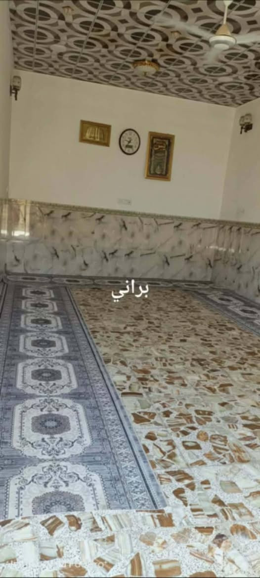 دار للبيع الرميثه حي العسكري 
قرب المحكمة مساحه 200
متر بناء طابوق سقف مسلح 
سنه البناء 2018للاستفسار
الاتصال على الرقم الموجود 
***********
