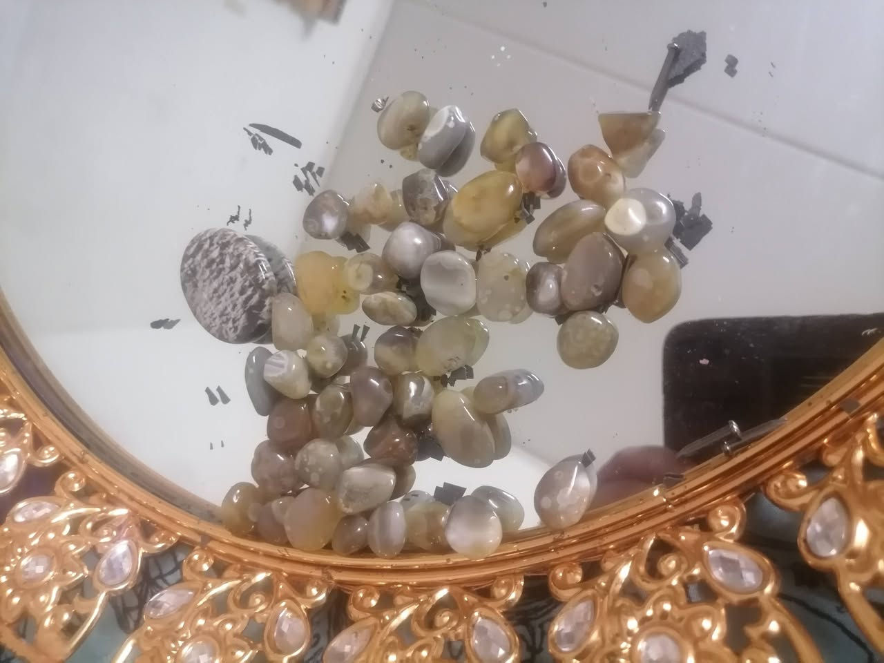 السلام عليكم احجار متنوعة للبيع أعلى  سعر ***********
