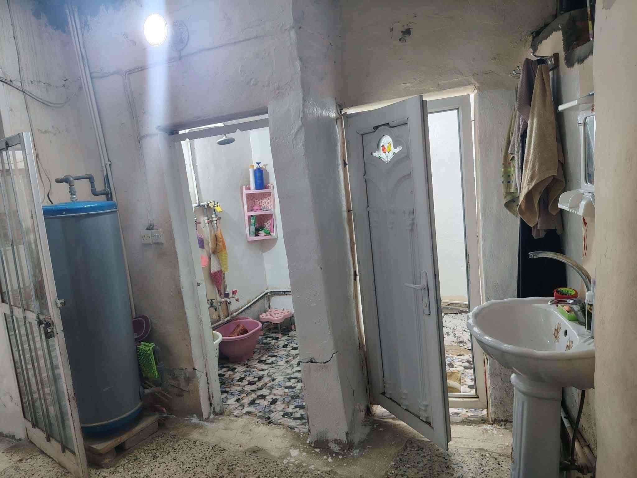 مشتمل للبيع طابو زراعي سند 25 الموقع ورديه خارج مقابل علوه مخضر الورديه المساحه 55متر طابق واحد للاستفسار مكتب النبل للعقار والبناء والهندسه *********** واتساب *********** واتساب
