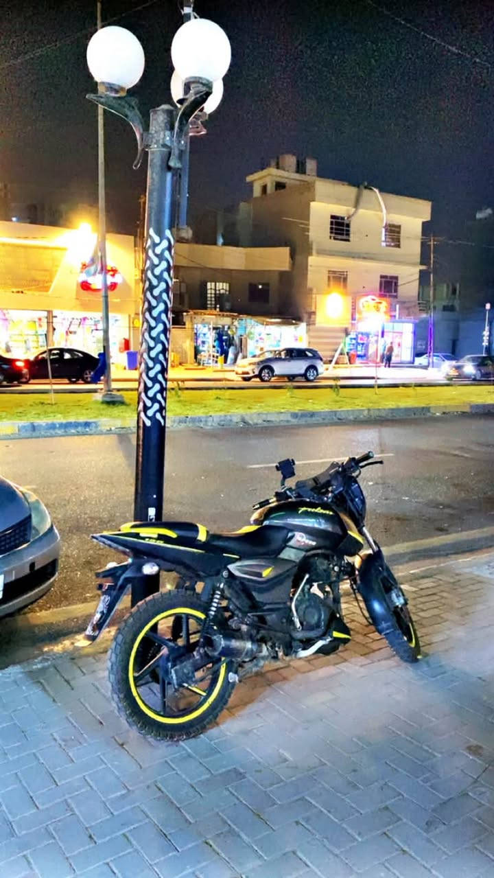السعر 850 كاملة بيها خدوش بسيطة ***********
