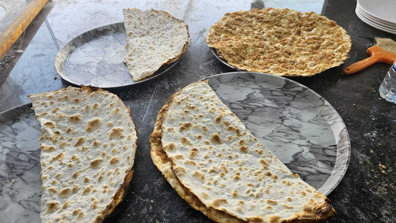 السلام عليكم 🌹
🚗 التوصيل مجاني | 📞 ***********
🔥 قِباب الموصل 🔥
لحم بعجين وبيتزا طازجة يومياً 😋🍕
🥙 لحم بعجين:
وسط 1000
دبل 2000
سوبر 3000
شبح 5000
🍕 البيتزا 5000
كاهي صباحي 1000

📍 نهاية سوق الزنجلي
📞 ***********

نستقبل طلباتكم بكل حب ❤️
