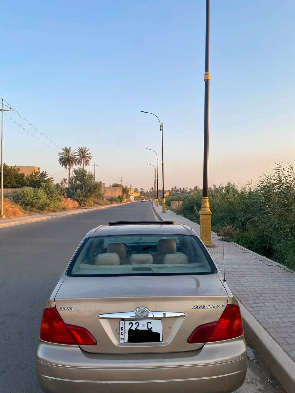 افلون فول مواصفات للبيع فقط بدون مراوس موديل 2000خليجي رقم أربيل دولي لل2030  فتحة مقاعد جلد مكفولة من الصبغ عدا شبر في الباب خلف السائق كير محرك صدر تخم تاير تبريد ثلج ماكو شئ بيها مو شغال عل وضع الشركة مكان السيارة سامراء السعر  85     ***********
***********
