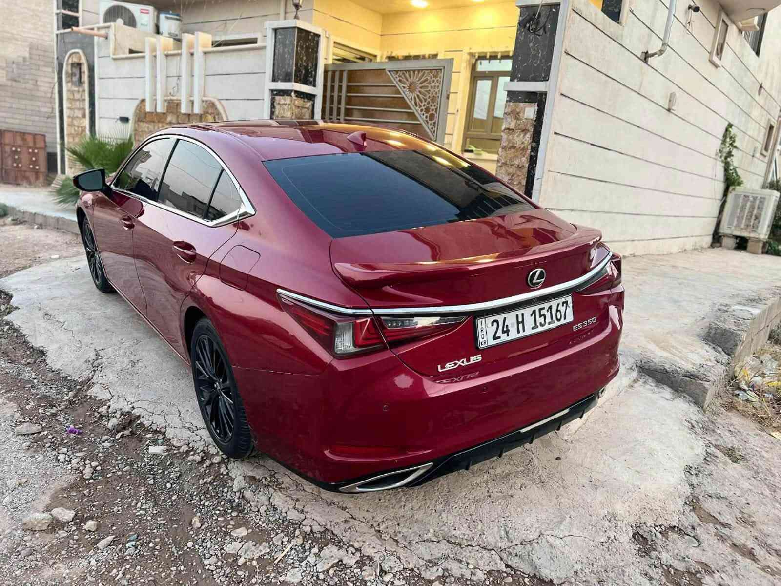 السلام عليكم لكزز ES 350   بانزين 6 سلندر بدون صبغ السياره كلين رقم دهوك شرط التحويل
السعر 248$ 
مكن السيارة ناحية الزاب 
***********

