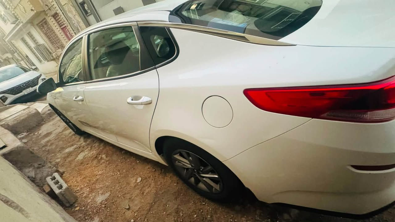 كيا اوبتما 2019 امريكي سياره مابيه صبغ فقط بارد عدا خشم الجاملغ الامامي
سياره جديده لوك ماشيه 79 الف موصفاته FE 
سياره حلوه او جاهزه من كلشي
تخم تاير جديد 
سياره بسمي 
او على ايدي 
مكانه كربلاء 
مجاور مدينته العاب السندباد 

***********

