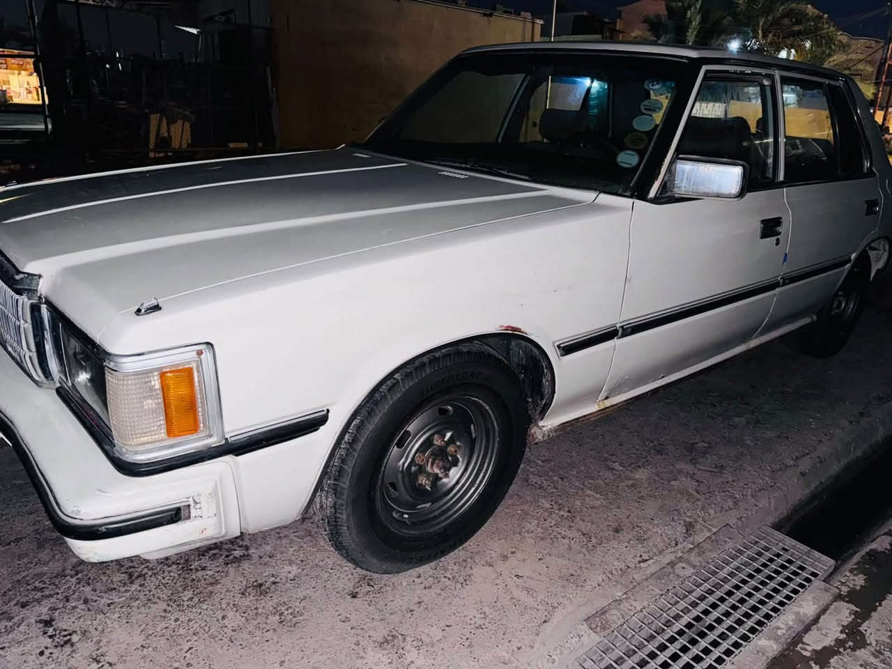 سلام  عليكم سوير 1982
 كير ومكينه vvt3000
 سياره خير من الله ترايك وين متريد 
 كله حديد ميكانيك تايرات والمواد الستهلاكيه
 رقم بغداد نكليزي باسمي 
مكان بغداد شعب
سعر 45 وبيه مجال
***********
