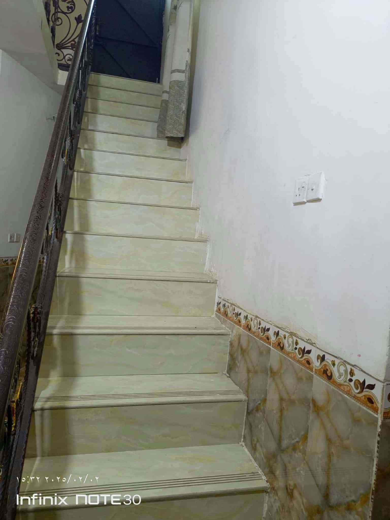 بيت للبيع • ٤ غرف • ٣٠٠م