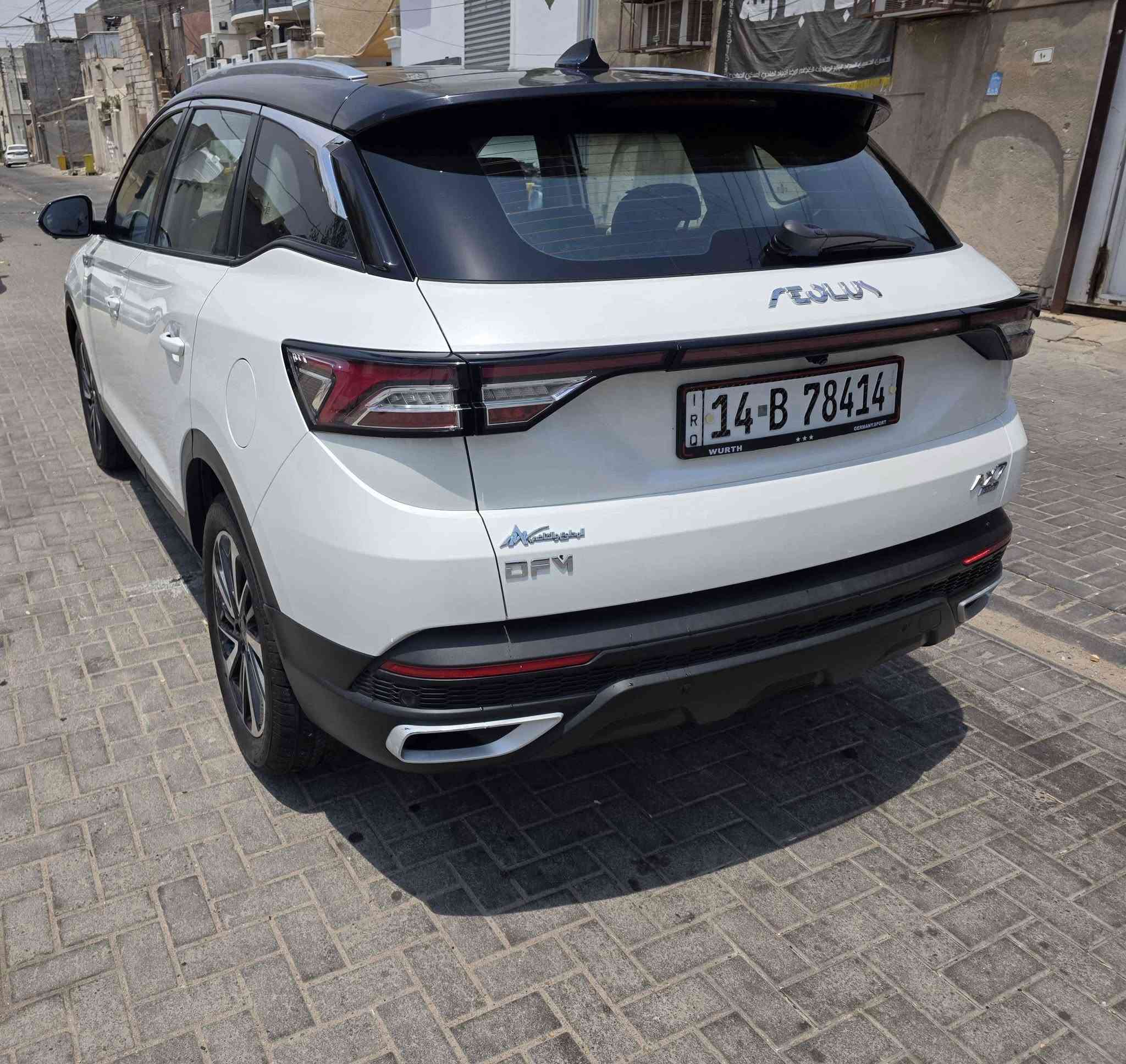 للبيع دونغ فنغ AX7 2023 (Aeolus AX7)
 السعر: 15,000 دولار 150 ورقه (قابل للتفاوض البسيط)
 رقم البصرة – السيارة باسمي
 الممشى: 45,124 كم  محرك 1.5 لتر تيربو  4 سلندر  دفع أمامي (Two Wheel Drive)  بانوراما  كشنات جلد أحمر مع تبريد للمقاعد الأمامية  شاشة كبيرة  رنكات وكالة  السقف أسود (Black Roof)  السيارة نظيفة جداً والاستعمال شخصي.
ملاحظة:
يوجد حادث سابق خفيف، تم صبغ الجاملغ الأيسر وباب السائق فقط بالكويت، وباقي السيارة بحالة جيدة.
 للاستفسار على الخاص أو الاتصال
*********** البصرة, العراق
