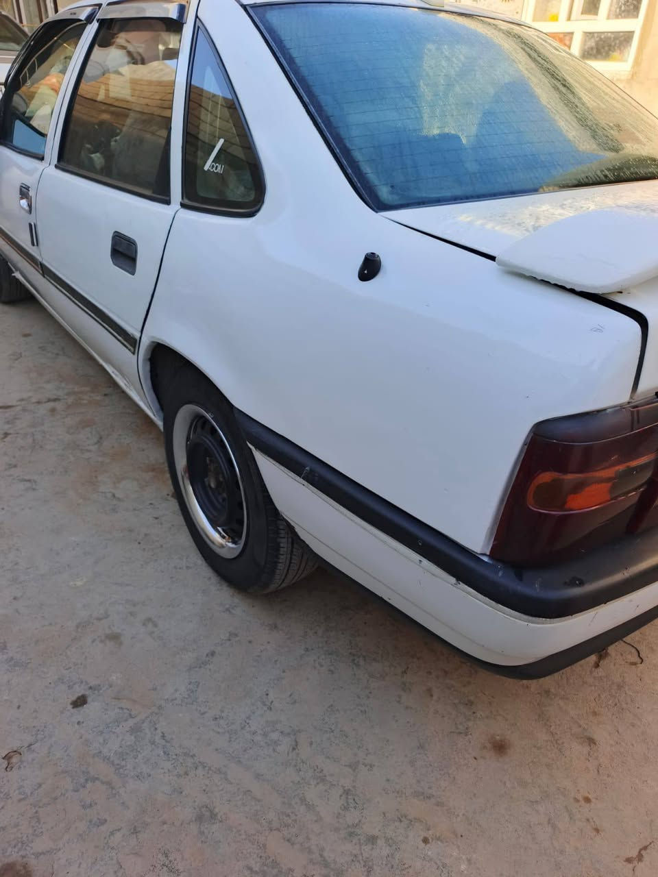 سياره اوبل فيكترا موديل 90 محرك 20 رقم كركوك رقم جديد انكليزي سياره بسمي بس هلالات تعمير والباقي انطيك كير محرك بل شرط تحويل ثاني يوم سياره قفله من اخير رايده 35 ورقه مكان سياره صلاح الدين قضاء امرلي رقم موبايل ***********
