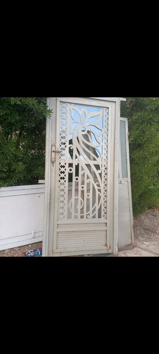 بيبان نضيفه للبيع للاستفسار***********
