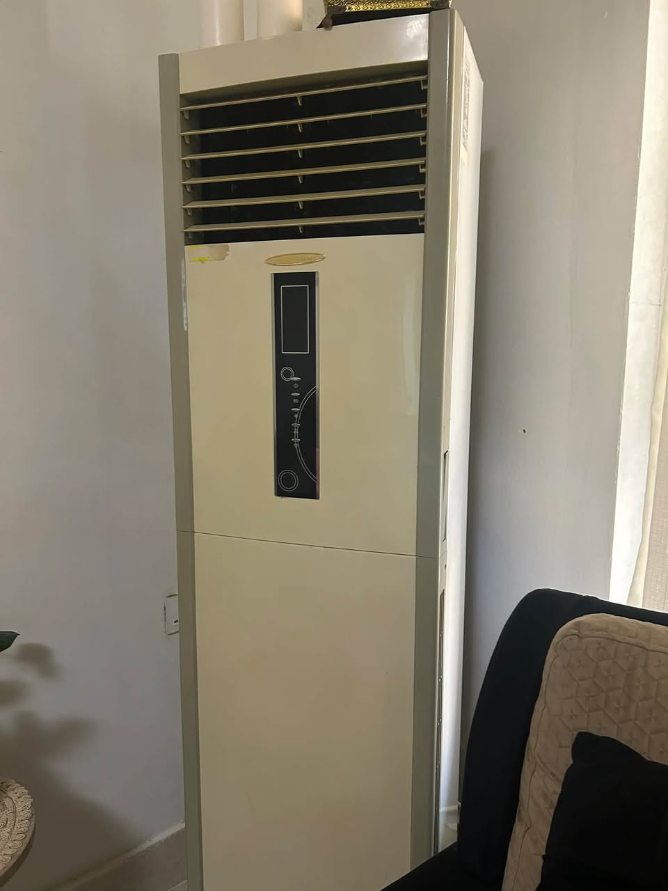 سبلت عامودي للبيع نضيف و مابي أي عيب ب ٤٠٠ ألف و معامله ***********
