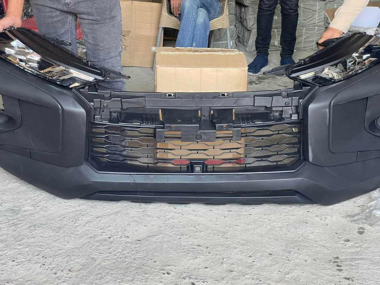 السلام عليك
✅  توفر لكم قطع غيار بيكب l200✅

***********

📞للطلب والاستفسار مراسلة الصفحة او عبر الواتساب📞 

☎️***********☎️

🚚يتوفر توصيل لجميع محافظات العراق 🚚

📍السنك مجمع مينا / قيصرية الثانية

   بغداد شارع الضلال 📍📍

نص مكتوب في الصور:
- ALAMOUDICENTER.COM LC-NP-059 FOR 2020 MITSUBISHI PICK L200 4D ALAMOUDICENTER.COM