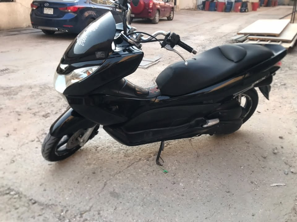 بيسي اكس جيل اول محرك ١٢٥ دراجه كفرات اصليه ونضيفه كهربائيات كلها شغاله محرك مكفول فقط مابيها ستان مكسور  السعر مليون وخمسين وبيها مجال رقم واتساب *********** بكاني بغداد
