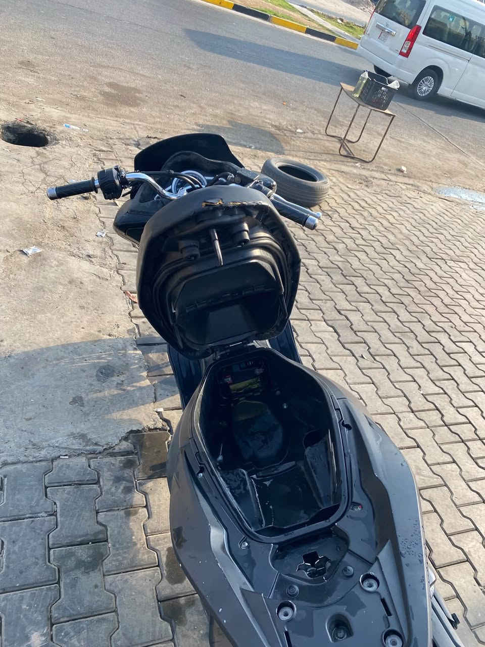 سلام عليكم بيسي اكس جيل 2 بصمه جايه من اليابان ياباني نضيفه دراجه لون اسود مكفوله كفاله عامه سعر12 وبيهه مجال خابر وتدلل ***********

