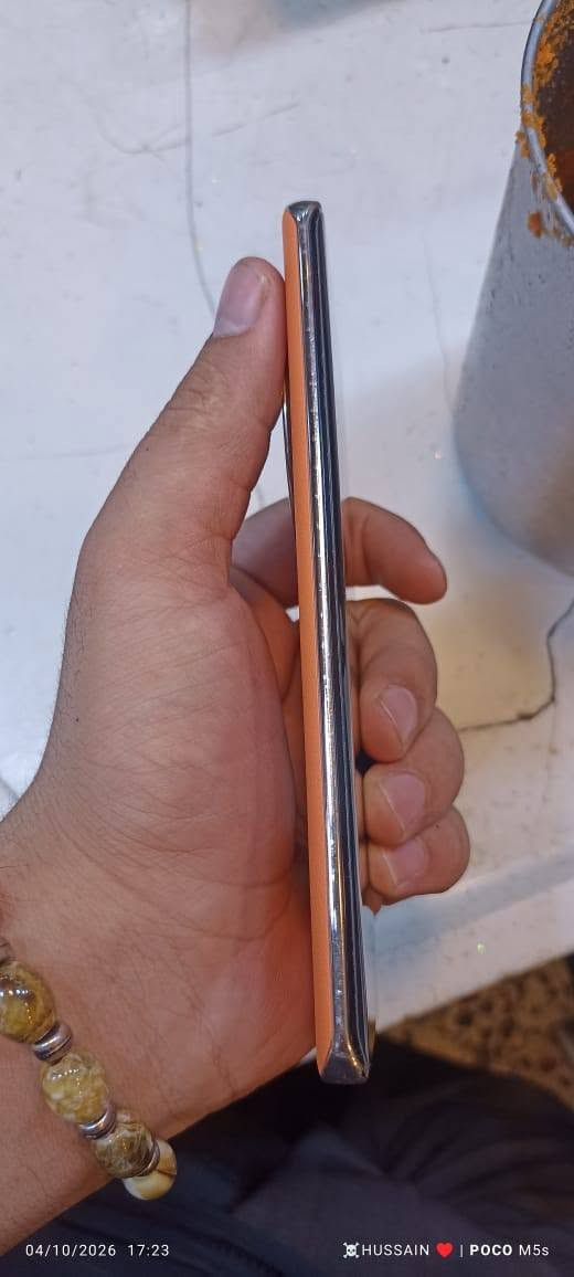 سلام عليكم جهاز هونر 9 غني عن تعريف لعشوائيه 12
بطاريه 6600
جهاز سماعتين تصوير الفيديو 
كارتون وشاحنه وكفر 
ذني لويا ستعمل 3اشهر فقط 
مكاني بصره زبير ***********
350 بي مجال لطيبين 

نضافه 96بل ميه

نص مكتوب في الصور:
- 04/10/2026 17:23 ☠HUSSAIN ❤ | POCO M5s
- 04/10/2026 17:22 💀 HUSSAIN ❤️ | POCO M5s
- 04/10/2026 17:22
- ☠ HUSSAIN ❤ | POCO M5s
- Asiacell Asiacell 0:23 اضغط مرتين للتعرف على الوجه الأحد، 4 تشرين الأول منذ لحظات واتساب | رسالة جديدة 04/10/2026 17:23 ☠HUSSAIN ❤ | POCO M5s
- 04/10/2026 17:23 ☠HUSSAIN❤| POCO M5s
- 04/10/2026 17:23 ☠HUSSAIN ❤️ | POCO M5s