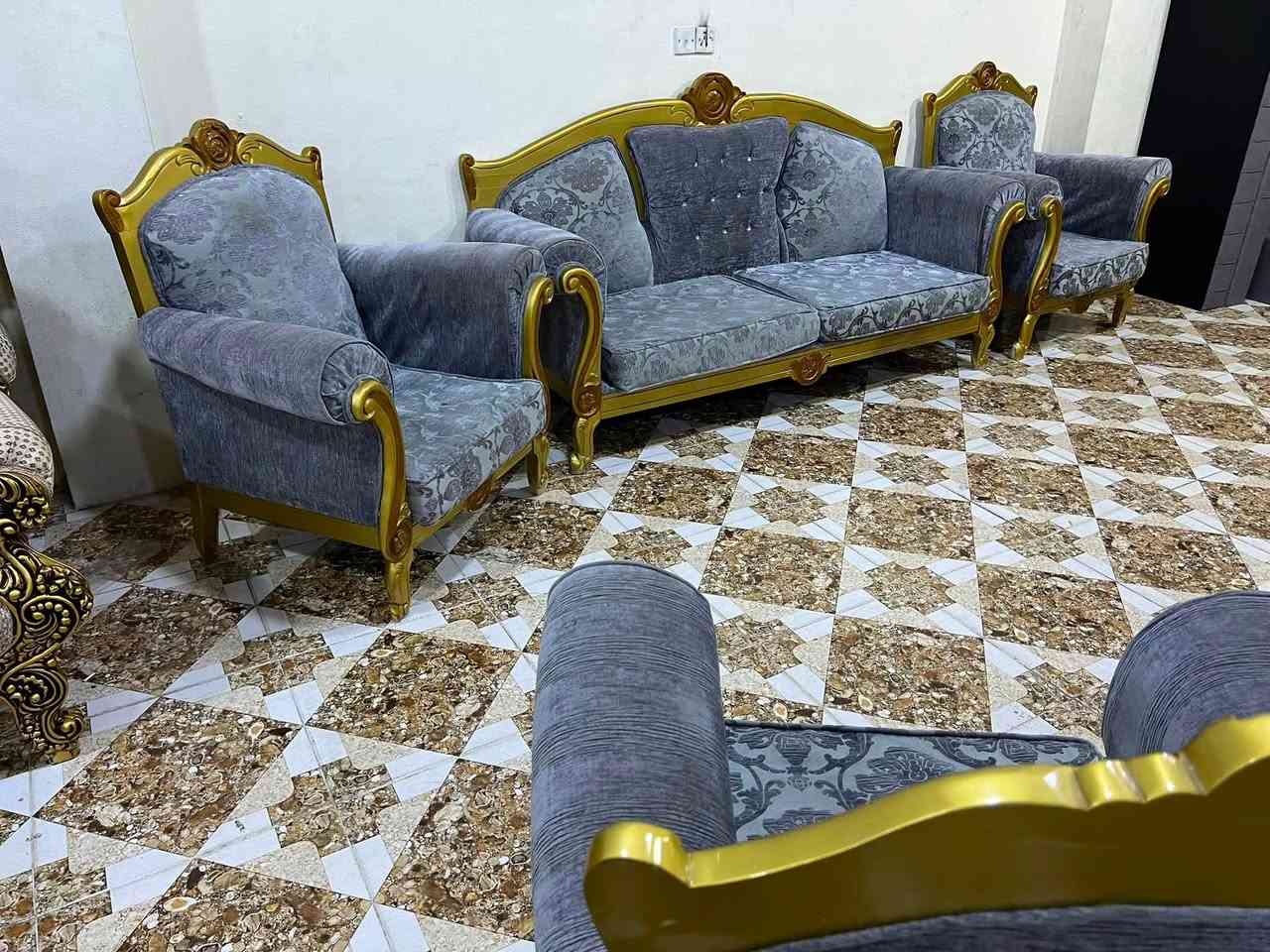 فرؤشتني خيرا
ئةم تاقم قةنةفة مةليكيية 
بؤفرؤشتن توركيية دارگويزة 
سةعريشي 175هةزار
كى زووهات پيرؤزيبيت 
ژم***********
شوين كةلار
