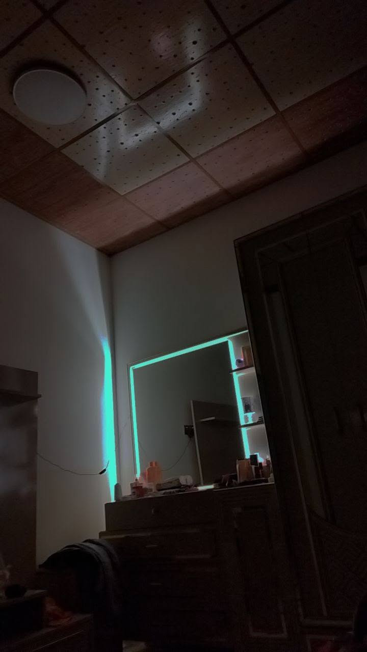 للبيع  غرفه 11 قطعه جديده بمعنى الكلمه ممستخدمه سعرها جوه سوك مليون ونص وياها دوشك ضغط الاصلي هديه 

*********** فقط واتساب 

*********** اتصال

