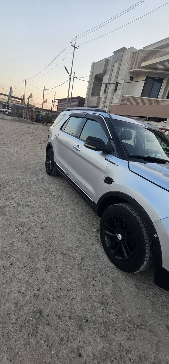 السلام عليكم 
فورد اكسبلورر موديل 12  السعر 125 او بيها مجال 
حجم المحرك 2400 تيربو  خير من الله لادوانز ولا خريطة الله وكيلك تخبل واقتصادية لدرجه 
السعر 125 او بيها مجال السيارة فتحه تحكمات حساس خلفي كاميره  اشاير مري  سستم سماعات 🎧 تبريد 3قطه يخبل 
الداخل جديد والخارج كذالك 
السياره حادثه بامريكه جنطه مبدله سيتم او بالعراق بيه جاملغ   بسيط او مصبوغه  بيبان اثنين بس رش البيبان اكرر بس رش  السياره مكفوله من اللغود والداخل  السيارة صدر تايرات  خير من الله محرك كهربائيات مكفوله كير مكفول شرط بلادي كلهن  السياره اي ايرباك مابيها كله سستم شركه اي نقص مابيها ترايها  وين ما تحب  عنوان السياره بغداد المحموديه  
***********
توضيح مقاطع فيديو وياه
