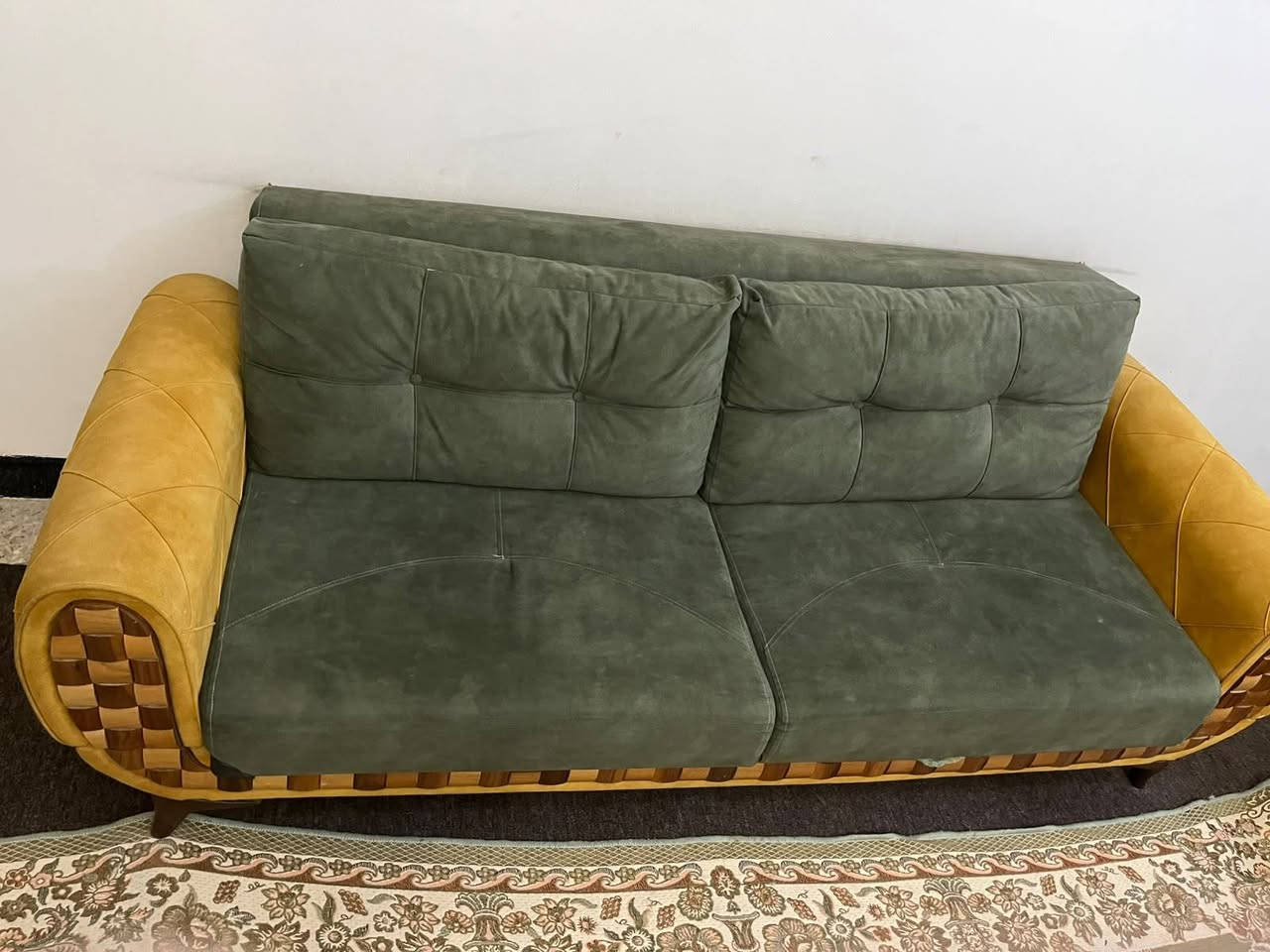 كنبة • صالون • اثاث
