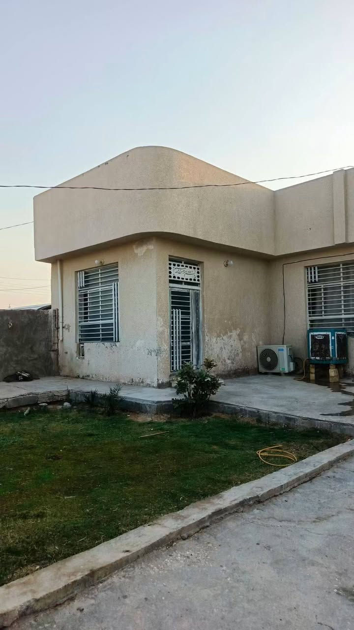 يالله نعلن عن مساحه 500متر للبيع العنوان شارع كربلاء طريق ياعلي عمود 150 السعر 70وبي مجال  البناء طابوق وصب كونكريت الرقم ***********
