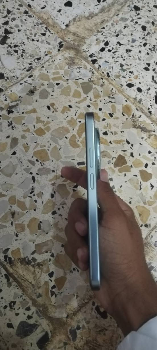 هواوي نوفا 15ماكس ذاكره 256والداخليه 8الشاشه 120هيرتز يعني 20فريم بطاريه 8500يدعم شحن 40واط وغراضه كامله السعر 325المكان بغداد ابو غريب توصيل ماعندي ***********واتساب فقط
