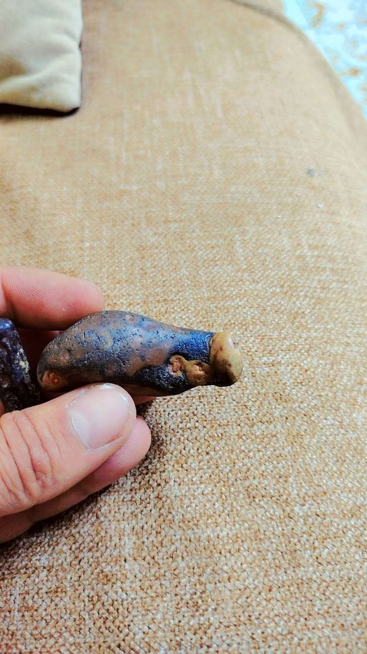 السلام عليكم لي اصحاب الخبره والي يعرف وينطي قيمن هذا الحجر للبيع علطتنيات ماكو داعي للشرح خاف تكولون يبالغ متع نضرك وراح تعرف شنو طاقت هذا الحجر فقط الي يعرف قمتن يتواص احترامي للجميع
