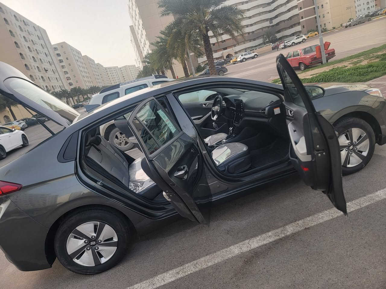 ايونك هايبرد ٢٠٢٢
تفويلة تمشيك ٩٥٠ كيلو
سيارة مواصفات بلو 
فولل عدا الفتحه 
بصمه 
رادارات 
اوتو هولد 
وضعيات قيادة سبورت + ايكو 
هاندبريك دكمه 
السيارة كلين من امريكا بدون حادث
وعندي بلعراق جاملغ ايمن امامي 
معمر نفسه وشبر بارد بنيد
ايرباكات بىدة فقط طاكه 
سيارة ماشيه ٩٣ الف ميل 
السيارة بيع ١٢٠ وبيهة مجال 
وترهم مراوس باقل محتاج فرق
***********
