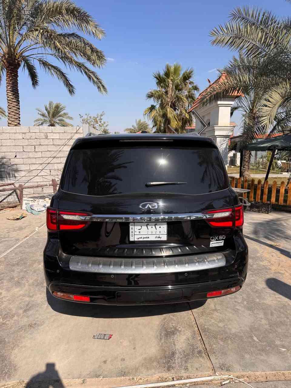 ** للبيع: إنفينيتي QX80 موديل 2020 (وارد أمريكي)**
السيارة بحالة ممتازة جداً جاهزة للتحويل والاستخدام.
** المواصفات التفاصيل:**
 الموديل: 2020
 المحرك: 8 سلندر V8 سعة 5.6 لتر (قوة وعزم ممتازان)
 المواصفات: وارد أمريكي (مواصفات فول مواصفات / رقم واحد)
 اللون: [اسود ]
 المسافة المقطوعة ( 120): [الف ]
 حالة البودي والضرر: [ كلين تايتل  ]
 الداخلية: جلد أصل، شاشات خلفية، كاميرات 360، فتحة سقف، ونظام صوتي مميز.
 الحالة الميكانيكية: تبريد ثلج، محرك وقير وبككس بشرط الفحص، إطارات بحالة ممتازة، وصيانة دورية منتظمة.
** السعر المطلوب:** [ 30.000] (قابل للتفاوض البسيط)
** الموقع:** بغداد / [أ الجادريه ]
** للاتصال والاستفسار:** [ ***********]
(يتوفر واتساب على نفس الرقم)

ملاحضه   معه سياره رقم عادي بغداد, العراق
