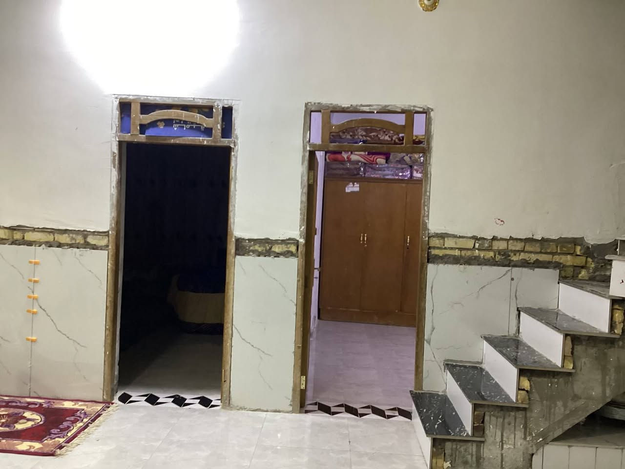 بيت البيع المساحه 200 بسعر مناسب 
المكان الماجديه حي العدل بدايه العدل 
البناء حديث 
الهاتف ***********
