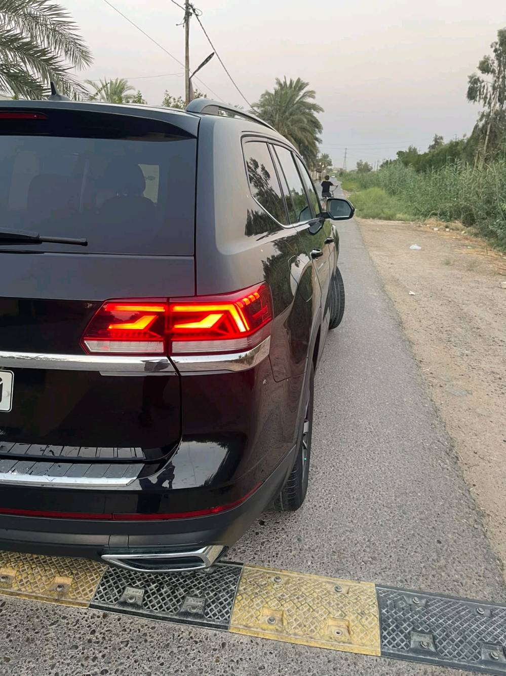 سلام وعليكم سياره اطلس البيع  موديل 2022 رقم اربيل جديدة مكينه 4تيربو  ماشيه 55 وسعره 195 وبيه مجال غليل  مكان سياره بغداد 
 رقم صاحب سياره ***********