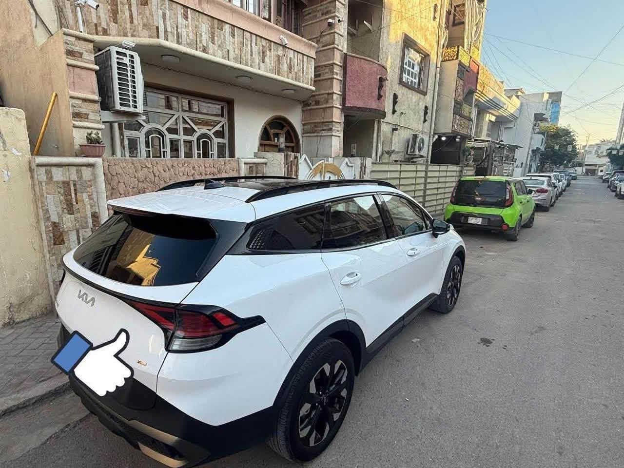 السلام عليكم
سبورتج موديل 2024 اكس لاين 
 وارد أمريكي فول مواصفات
  محرك 2500
ماشية 18 km
ضرر جاملغ امامي وشوية من باب مبدلات نفس لون
امانه الله وبيها بلباب بارد بسيط كد شبر 
طاك ايرباك دركة راجع سستم بلادي شركه
(موصفات السياره)
1-حساسات امامي خلفي 
2-رادار امامي جانبي +توقف ذاتي 
3-بصمه تشغيل عن البعد 
4-شاشه متصله 
5- كشنات جلد كهربائي 
6-التبريد قطعتين 
7-شحن لاسلكي 
8-جنطه كهربائيه
9- اوتو هواد
10 تحديد مسار
11 - بانوراما
مرقمه بغداد باسمي
السعر 215 ومجالها بسيط 
مكاني بغداد وهذا رقمي ***********
وموجود بي واتساب

